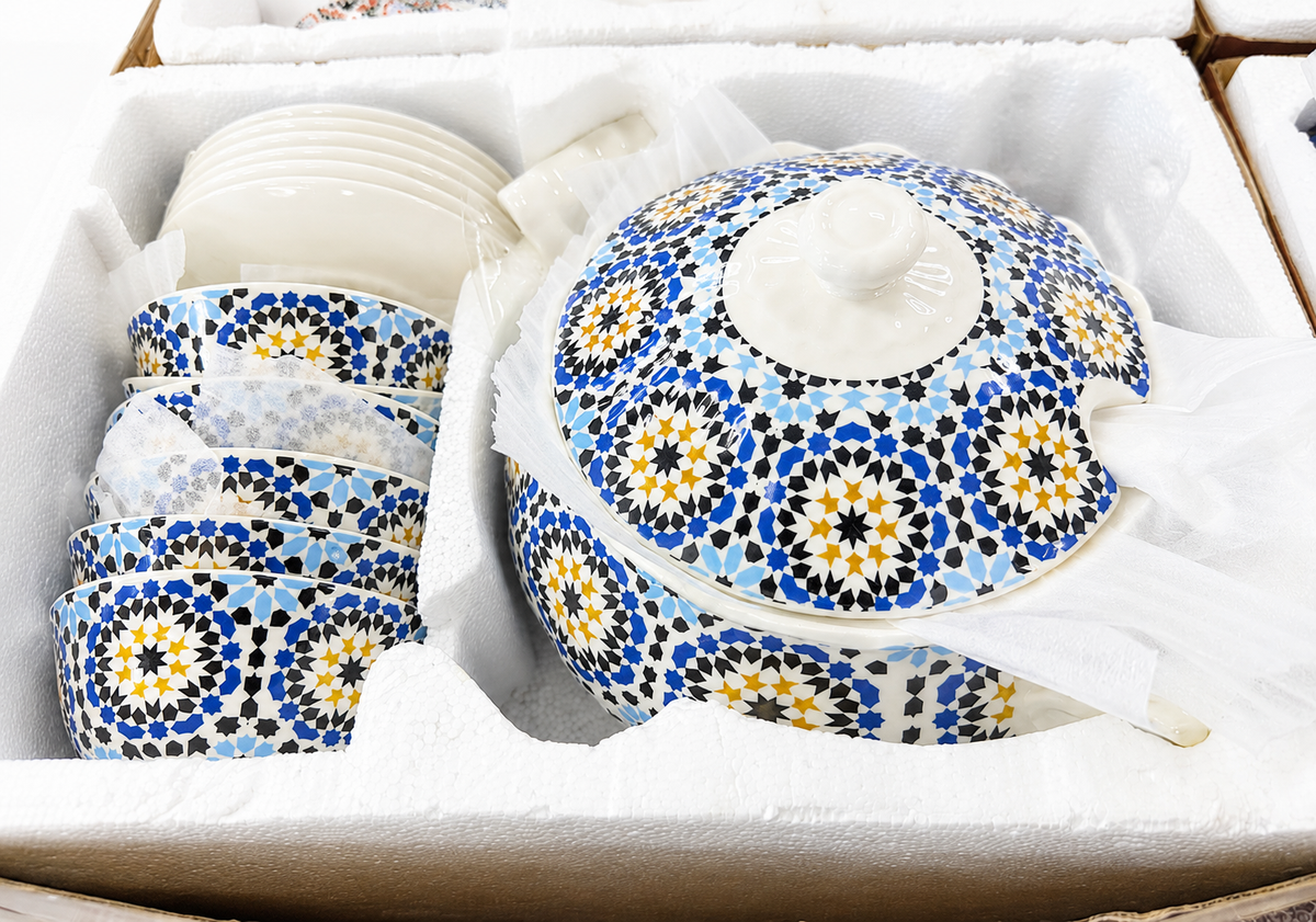 Elegante Juego de Vajilla de Cerámica Azul Real